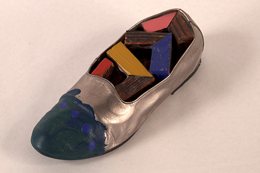 NO ÈS UNA SABATA 1996 (Pintura objecte, Mesures variables) Antoni Miró