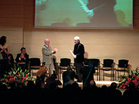 Antoni Miró rebent premi 'Importante' del Diari Información