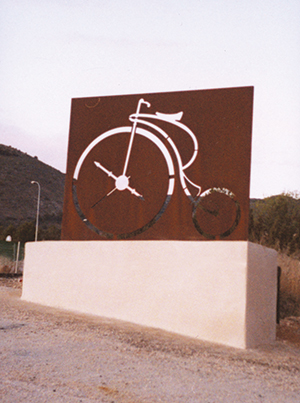 BICIRELLOTGE-DOS 2004 (Acer cortén, 190x250x70) Antoni Miró